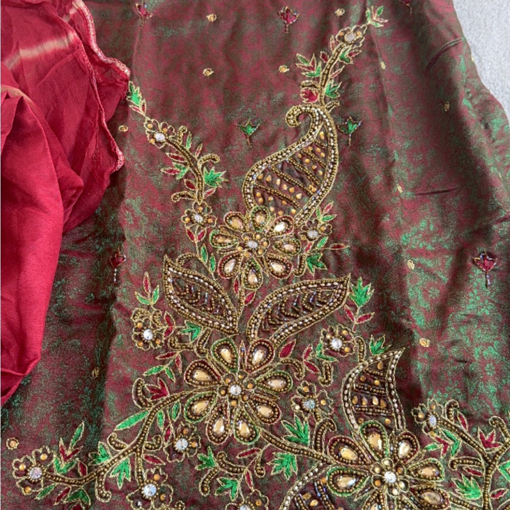 Rich Maroon Embroidered Salwar Suit 3 Piece Set Size S - Picture 3 of 11